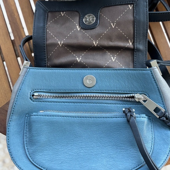 Vince Camuto leather crossbody - Picture 2 of 11